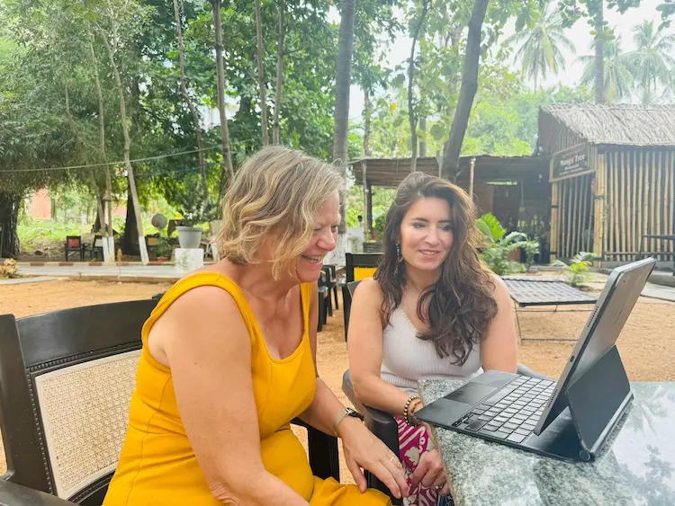 lachen-digital-nomad-passie-inkomen-financieel-vrijheid-netwerk-marketing